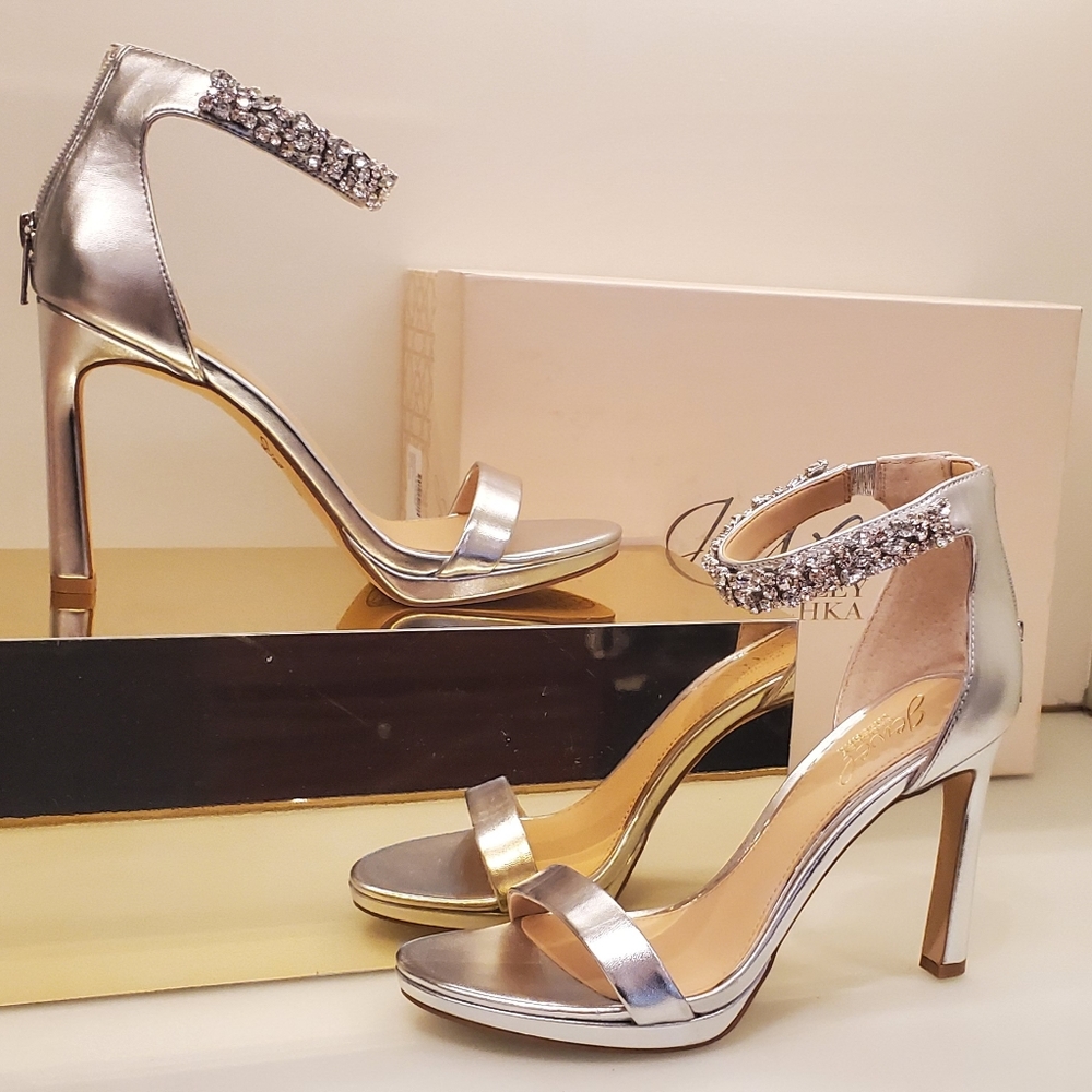 Badgley Mischka Jewel silver stiletto heels Sierra